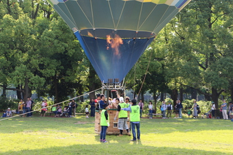 航空公園で気球体験#388057